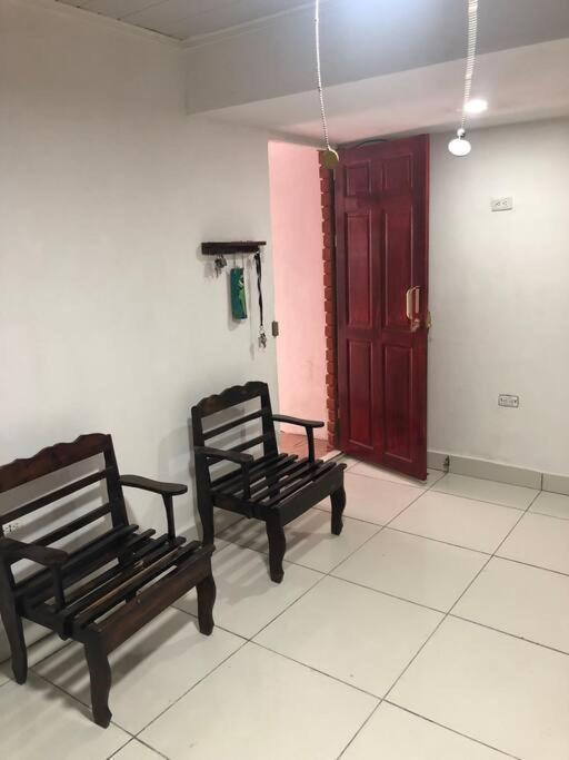 Pinky's Place Airport, Full Equipment. Apartment