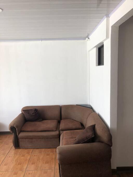 Pinky's Place Airport, Full Equipment. Apartment *
